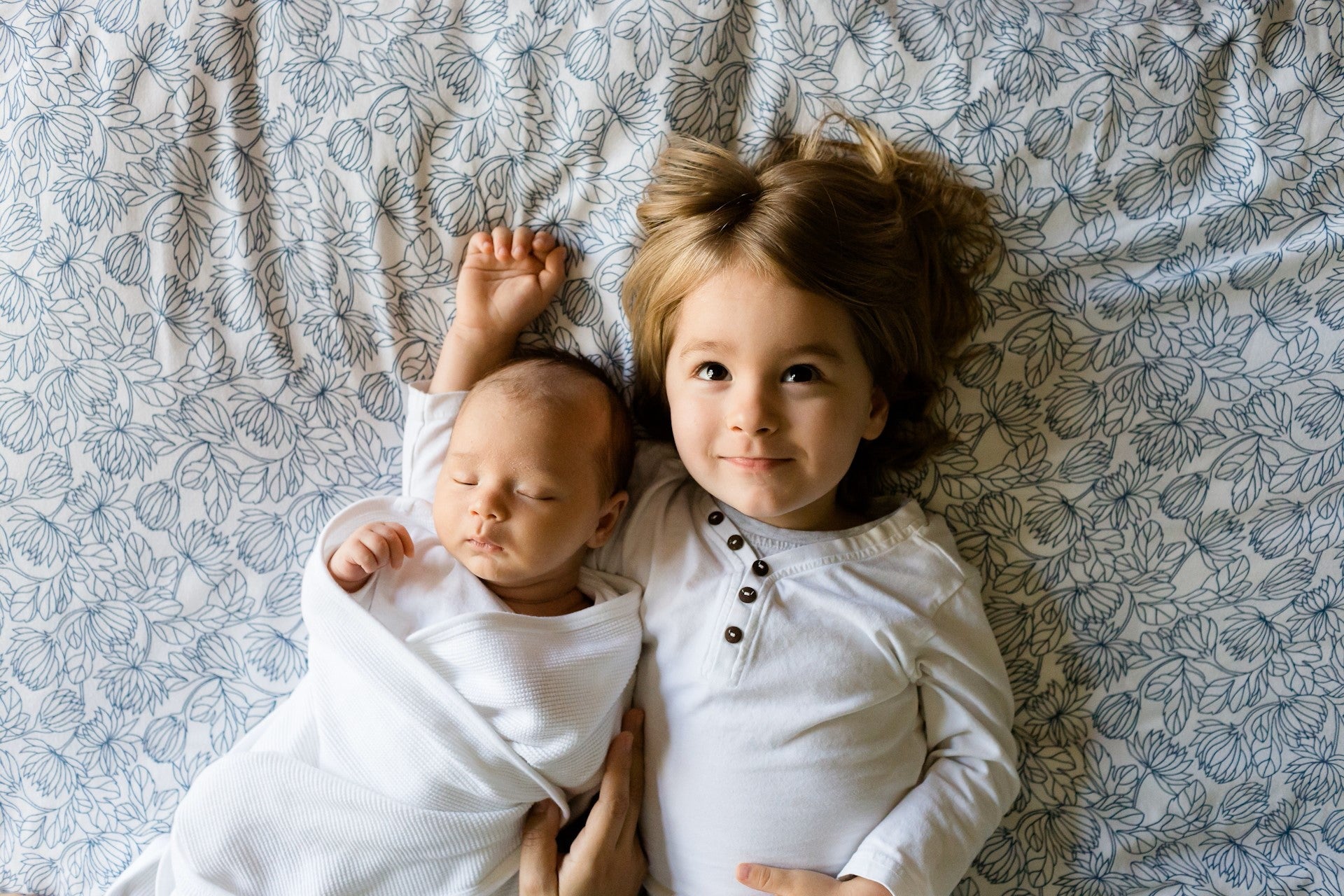 Fem enkla sätt att hjälpa barn välkomna ett syskon
